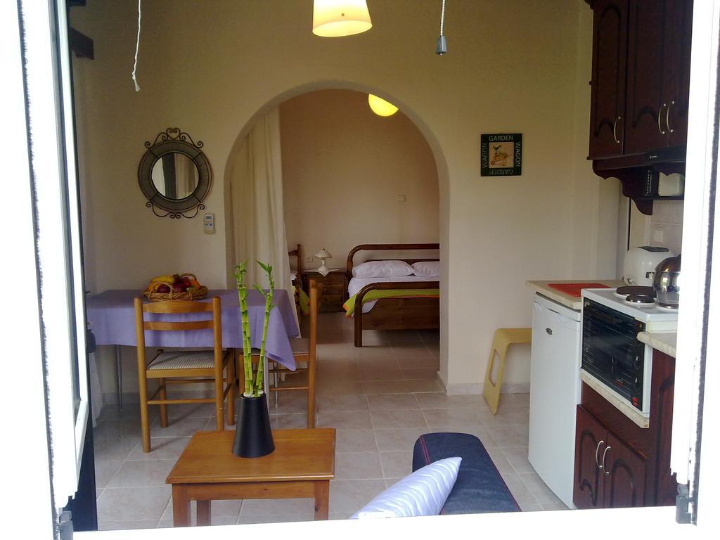 Spiridoula Apartments Agios Stefanos Avliotes  Extérieur photo